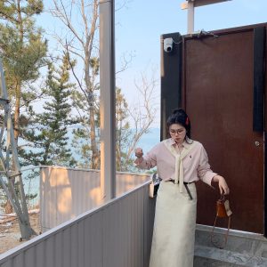 Plus-Size Korean-Style Minimalist White A-Line Skirt - Slightly Chubby Casual Short Skirt for Versatile Everyday Wear