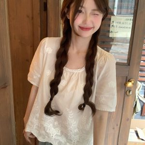 Plus Size Lace Trim Square Neck Short Sleeve Shirt - Stylish Cropped Summer Top for Curvy Figures, Loose Fit, Flattering Design