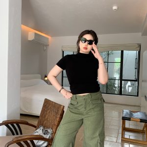 Plus Size Minimalist Fitted Half-High Neck Pleated Short Sleeve High-Stretch T-Shirt for Summer - Slimming and Stylish