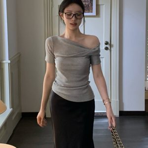 Plus Size Off-Shoulder Short Sleeve T-Shirt for Women - Summer Slim Fit Twisted Design, Trendy Spicy Girl Top