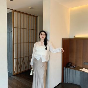 Plus Size One-Piece Satin Skirt with Flowing Diagonal Cut - Elegant Tea Break Beauty Atmosphere, Perfect for 90s and Y2K Styles