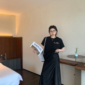 Plus Size One-Piece Satin Skirt with Flowing Diagonal Cut - Elegant Tea Break Beauty Atmosphere, Perfect for 90s and Y2K Styles