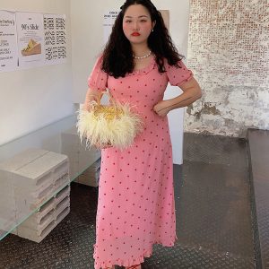 Plus Size Pink Embroidered Square-Neck Dress for Women - Summer 2025, Waist-Cinching, Slimming, Floral Style