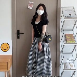 Plus Size Plaid Summer Skirt Pants for Curvy Women, Slimming Wide-Leg Flowy Trousers, Casual 2025 Fashion