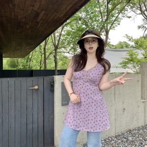 Plus Size Purple Floral Dress with V-Neck Tie, Sleeveless A-Line Tank Top, Slightly Chubby Taro Mud Milk Design