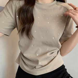 Plus-Size Rhinestone Ruched Short-Sleeve T-Shirt for Summer - Trendy Slimming Design for Women