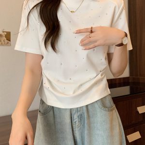Plus-Size Rhinestone Ruched Short-Sleeve T-Shirt for Summer - Trendy Slimming Design for Women