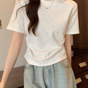 Plus-Size Rhinestone Ruched Short-Sleeve T-Shirt for Summer - Trendy Slimming Design for Women
