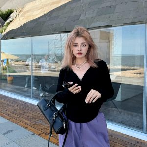 Plus Size Simple Black V-Neck T-Shirt - Comfortable Stretch Basic Top for Spring - Versatile Everyday Wear