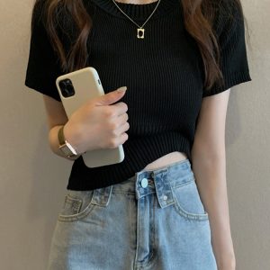 Plus-Size Slim Fit Cropped Ice Silk Short-Sleeve T-Shirt for Summer, Sweet and Spicy Style, Lightweight Knitted Top for Women