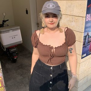 Plus Size Slimming Denim Mini Skirt with Front Button Detail - Versatile Summer Style for Long Legs