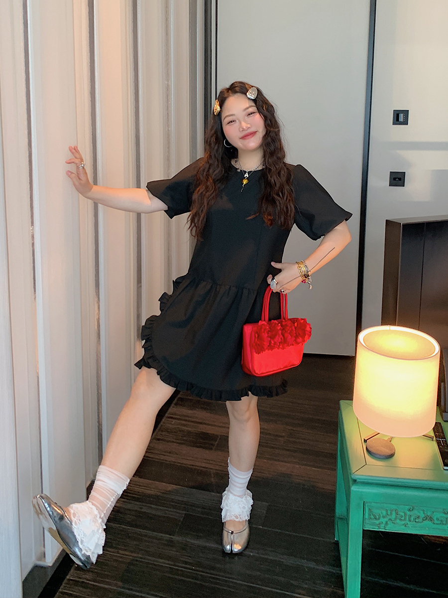 Plus Size Slimming Little Black Dress for Women - Gold Lace Edge Design, Summer 2025 New Style for Curvy Figures Plus Size Slimming Little Black Dress for Women - Gold Lace Edge Design, Summer 2025 New Style for Curvy Figures