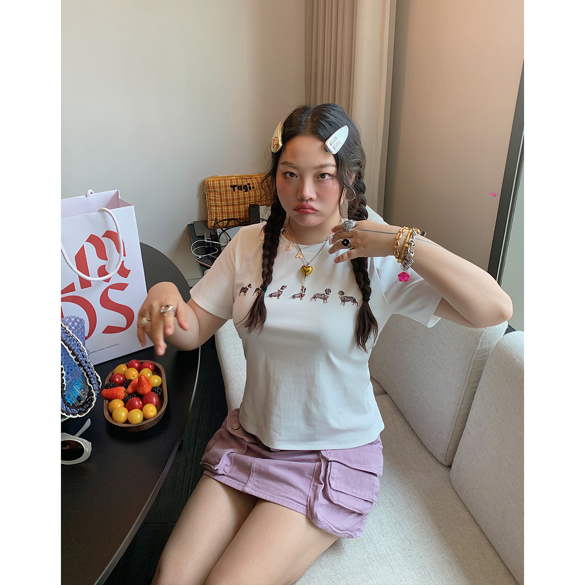 Plus Size Slimming Pearl Short Sleeve T-Shirt for Women - Summer 2025 Round Neck Top with Straight Shoulders, Y2K Style