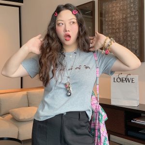 Plus Size Slimming Pearl Short Sleeve T-Shirt for Women - Summer 2025 Round Neck Top with Straight Shoulders, Y2K Style