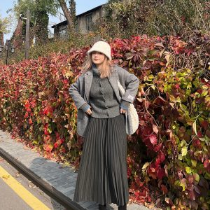 Plus Size Solid Color Midi Skirt for Autumn Winter - Thickened Pleated Warm Versatile Basic Style