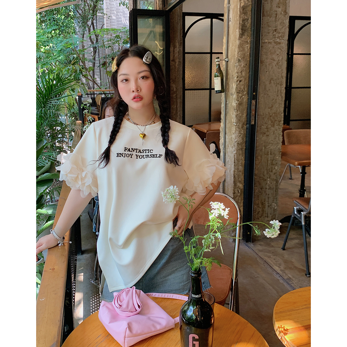 Plus Size Split Short Sleeve T-Shirt for Women - Trendy White Summer Top, Fashionable Niche Design for 2025