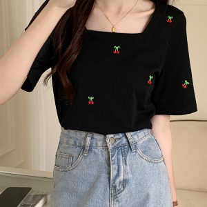 Plus-Size Square Neck Short Sleeve T-Shirt for Women - Slim Fit Summer Top, Flattering Korean Style, Youthful Design, Belly Coverage