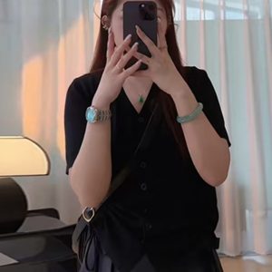 Plus Size Summer Niche Top with Shoulder Drawstring, Loose Fit V-Neck Short Sleeve T-Shirt for Curvy Women, Flattering Style