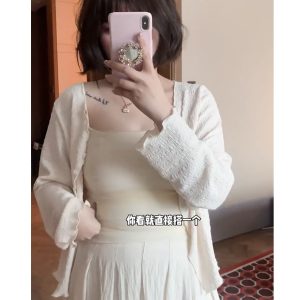 Plus-Size Textured V-Neck Knitted Cardigan for Women - Spring Loose-Fitting, Slimming, Youthful, Sun-Protective Layering Top