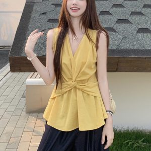 Plus Size Twisted V-Neck Tank Top for Women, Summer French Style, Slimming Sleeveless Design for Curvy Figures, Ideal for Casual Wear