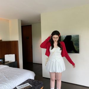 Plus Size White Floral Bud Puffy Half Skirt - Slimming Cloud Alice Style Short Skirt for a Chic 90s Y2K Look