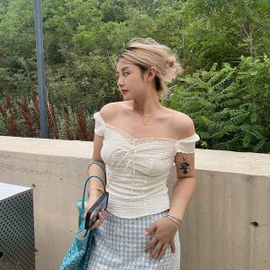 Plus Size White Lace Trim Tank Top for Women, Stylish Sweet and Spicy Short Top, Perfect for Y2K and 90s Inspired Looks