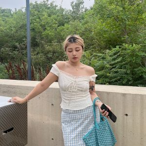 Plus Size White Lace Trim Tank Top for Women, Stylish Sweet and Spicy Short Top, Perfect for Y2K and 90s Inspired Looks