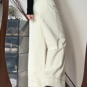 Plus-Size White Wide-Leg Jeans for Pear-Shaped Figures, Slimming Loose BF Style, Trendy 2025 Fashion