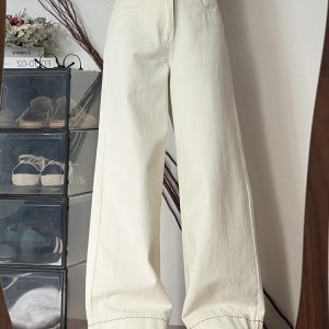 Plus-Size White Wide-Leg Jeans for Pear-Shaped Figures, Slimming Loose BF Style, Trendy 2025 Fashion