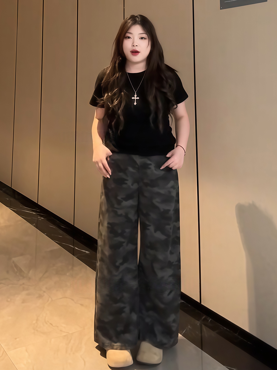 Plus-Size Women's American Retro Camouflage Flared Denim Pants – Summer Wide-Leg Workwear Trousers for a Flattering Fit Plus-Size Women's American Retro Camouflage Flared Denim Pants – Summer Wide-Leg Workwear Trousers for a Flattering Fit