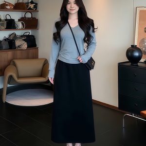 Plus-Size Women's Black High-Waisted Summer Skirt - Flattering Draped Long Design with Slit for Curvy Figures