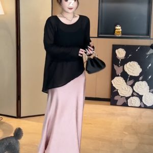 Plus-Size Women's Butterfly Hollow Back Top and Satin Fishtail Skirt Set - Sun-Protective Summer Fashion