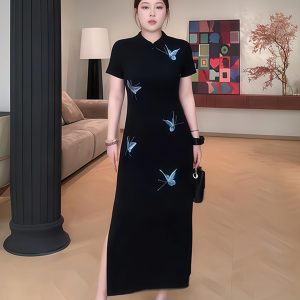 Plus-Size Women's Chinese Style Qipao Long Dress with Butterfly Embroidery, Elegant Split Design for Summer, National Wind Fashion