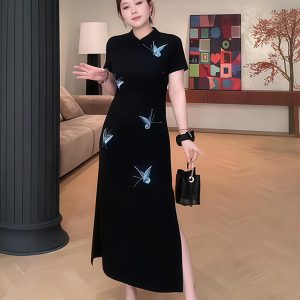 Plus-Size Women's Chinese Style Qipao Long Dress with Butterfly Embroidery, Elegant Split Design for Summer, National Wind Fashion