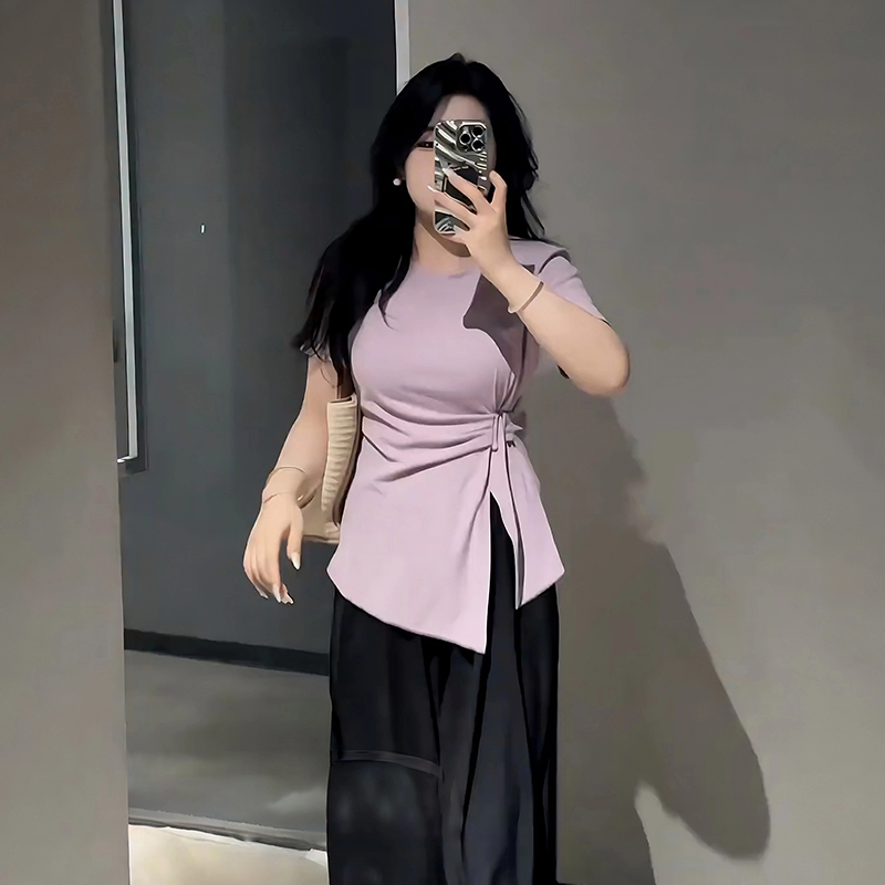 Plus-Size Women's French Design Summer Short-Sleeve T-Shirt, Unique Irregular Cut, Tummy-Covering Split Top for Curvy Styles Plus-Size Women's French Design Summer Short-Sleeve T-Shirt, Unique Irregular Cut, Tummy-Covering Split Top for Curvy Styles