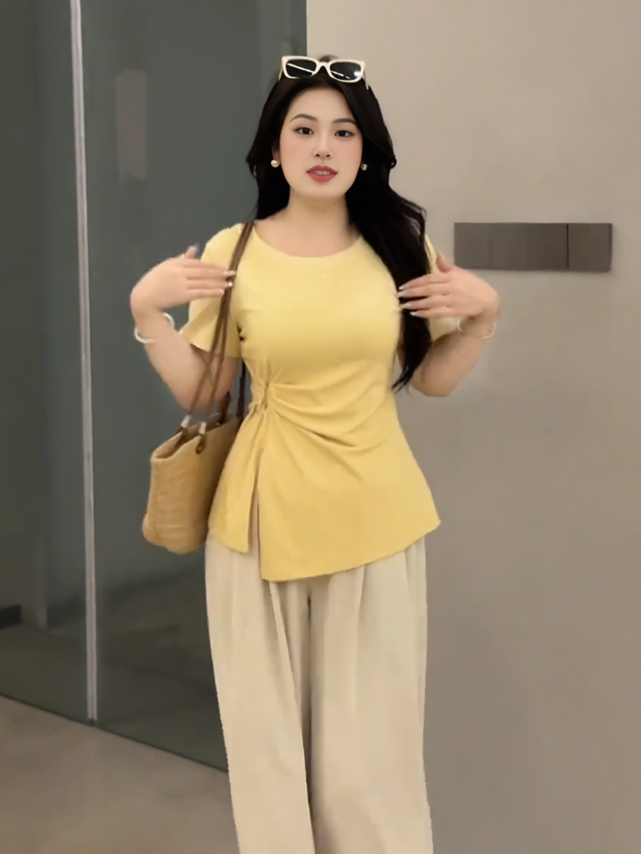 Plus-Size Women's French Design Summer Short-Sleeve T-Shirt, Unique Irregular Cut, Tummy-Covering Split Top for Curvy Styles Plus-Size Women's French Design Summer Short-Sleeve T-Shirt, Unique Irregular Cut, Tummy-Covering Split Top for Curvy Styles