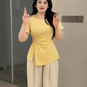 Plus-Size Women's French Design Summer Short-Sleeve T-Shirt, Unique Irregular Cut, Tummy-Covering Split Top for Curvy Styles