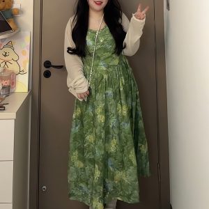 Plus-Size Women's French Floral Green Dress - Spring/Summer, Tummy-Covering, Slimming Design, Ideal for Pear-Shaped Figures, Adjustable Straps