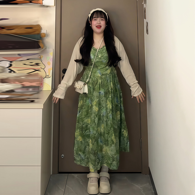 Plus-Size Women's French Floral Green Dress - Spring/Summer, Tummy-Covering, Slimming Design, Ideal for Pear-Shaped Figures, Adjustable Straps