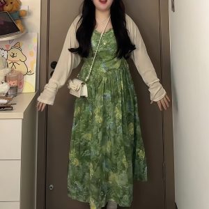 Plus-Size Women's French Floral Green Dress - Spring/Summer, Tummy-Covering, Slimming Design, Ideal for Pear-Shaped Figures, Adjustable Straps