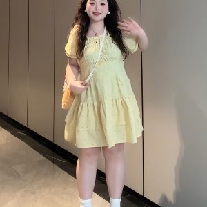 Plus-Size Women's French Polka Dot Puff Sleeve Dress, Square Neck, Waist-Cinching, Summer Fashion for Curvy Figures, Youthful Style