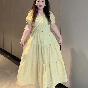 Plus-Size Women's French Polka Dot Puff Sleeve Dress, Square Neck, Waist-Cinching, Summer Fashion for Curvy Figures, Youthful Style