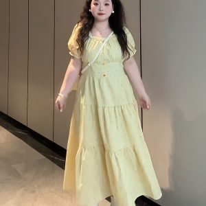 Plus-Size Women's French Polka Dot Puff Sleeve Dress, Square Neck, Waist-Cinching, Summer Fashion for Curvy Figures, Youthful Style