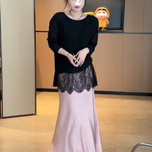 Plus-Size Women's French Retro Lace Spliced Hollow Back Long Sleeve T-Shirt - Stylish Summer Top for Curvy Figures