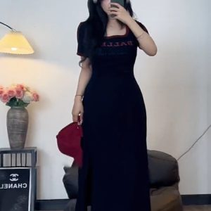 Plus-Size Women's French-Style U-Neck Dress - Flattering Summer Dress for Curvy Figures, Sporty Short Skirt Design