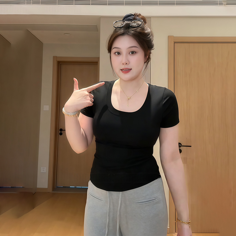 Plus-Size Women's French-Style U-Neck Short Sleeve T-Shirt, Summer Slim-Fit Top for Curvy Women, Casual Chic Fashion