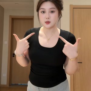 Plus-Size Women's French-Style U-Neck Short Sleeve T-Shirt, Summer Slim-Fit Top for Curvy Women, Casual Chic Fashion