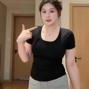 Plus-Size Women's French-Style U-Neck Short Sleeve T-Shirt, Summer Slim-Fit Top for Curvy Women, Casual Chic Fashion