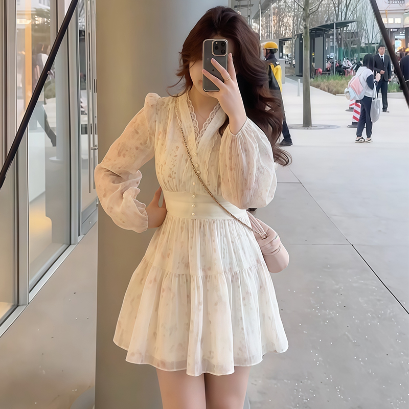 Plus-Size Women's French Vintage Lace Floral Dress - Spring Style, Waist-Cinching & Flattering for Curvy Women, Boho Chic