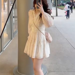 Plus-Size Women's French Vintage Lace Floral Dress - Spring Style, Waist-Cinching & Flattering for Curvy Women, Boho Chic